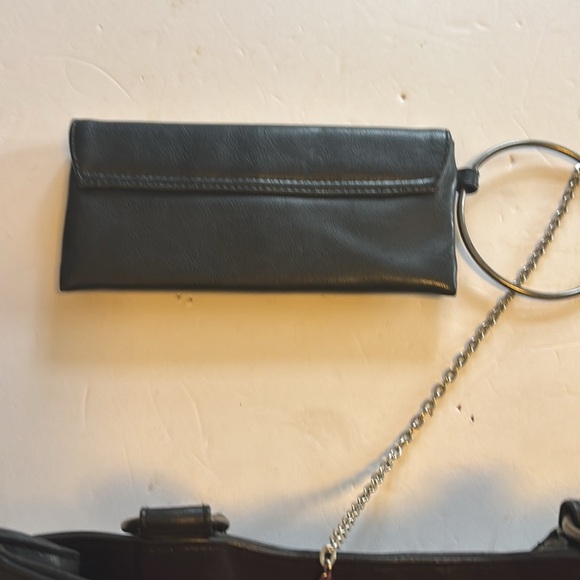 VICTORIA SECRET Y2K VINTAGE BLACK LEATHER HAND BAG HAS ATTACHED RING WRISTLET - Picture 7 of 12